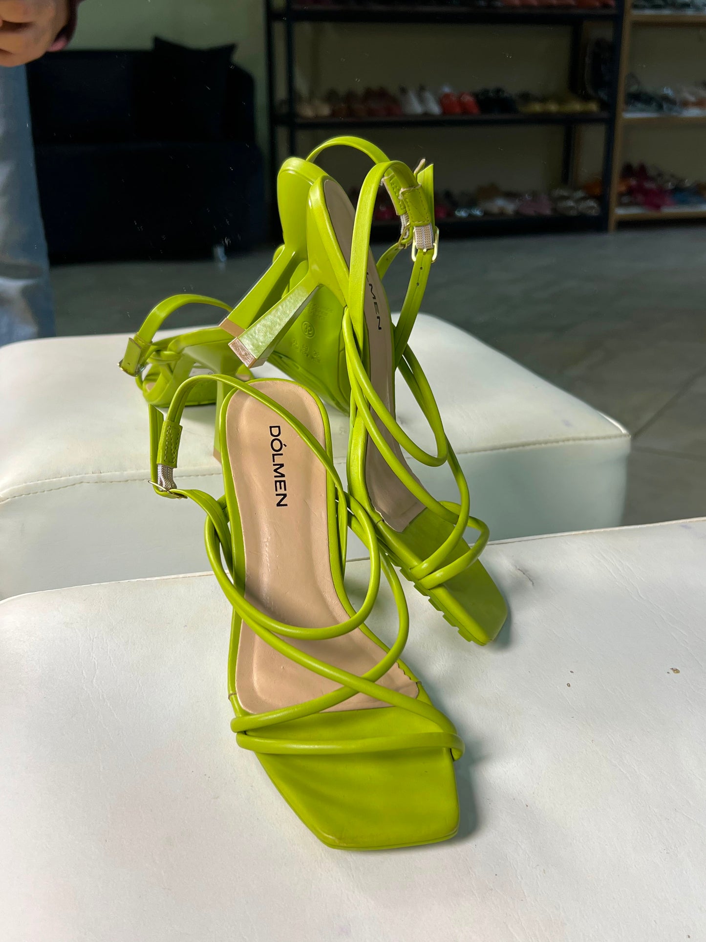 Sandalia disponible